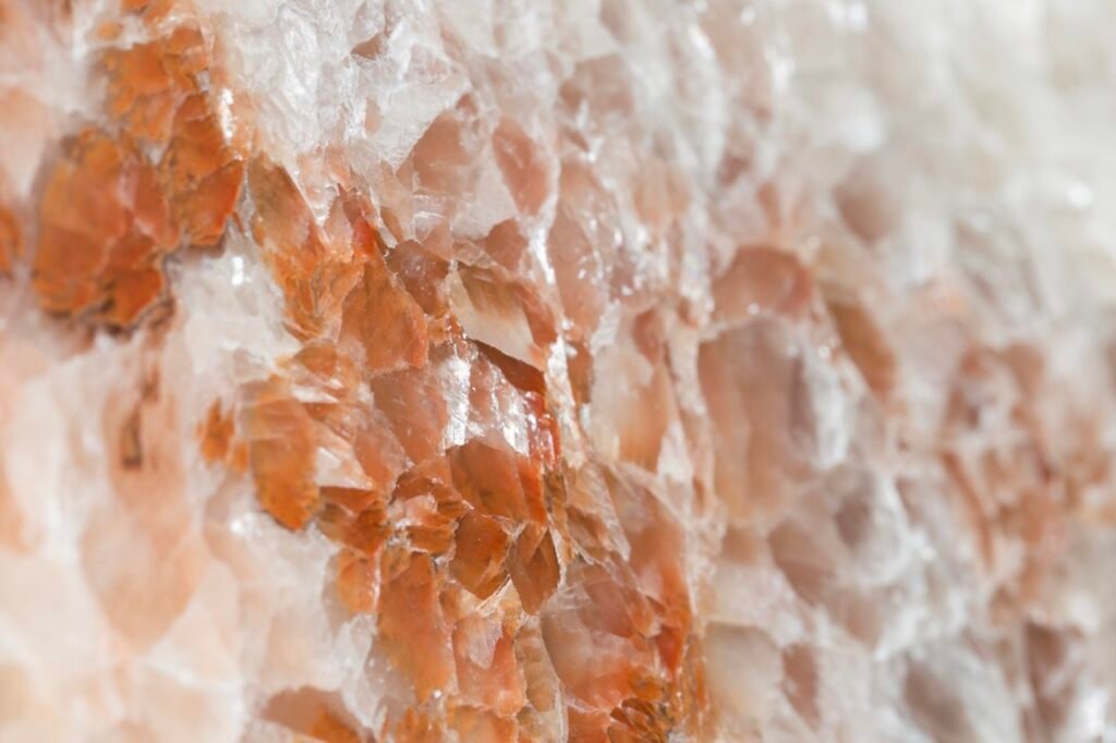 roche de quartz rose naturelle